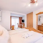 Отель Adults Only Boutique-hotel Unterlechner
